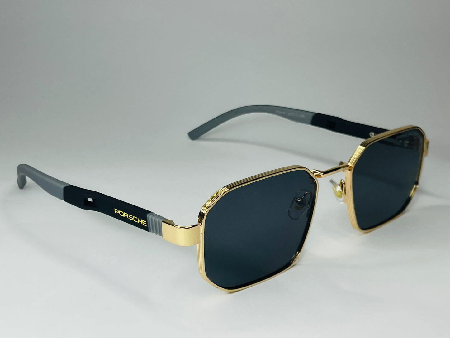 Porsche Design Gold Edition – With leather box