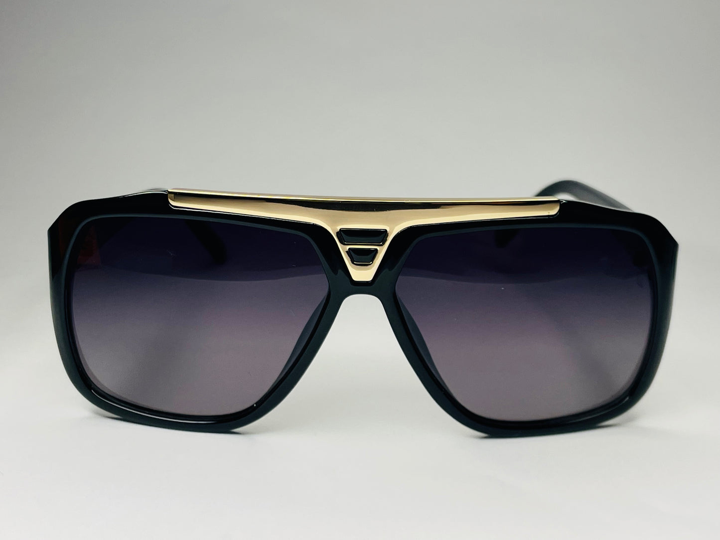 Louis vuitton Retro Sunglasses– Gradient Lens- Gold Bridge Accent