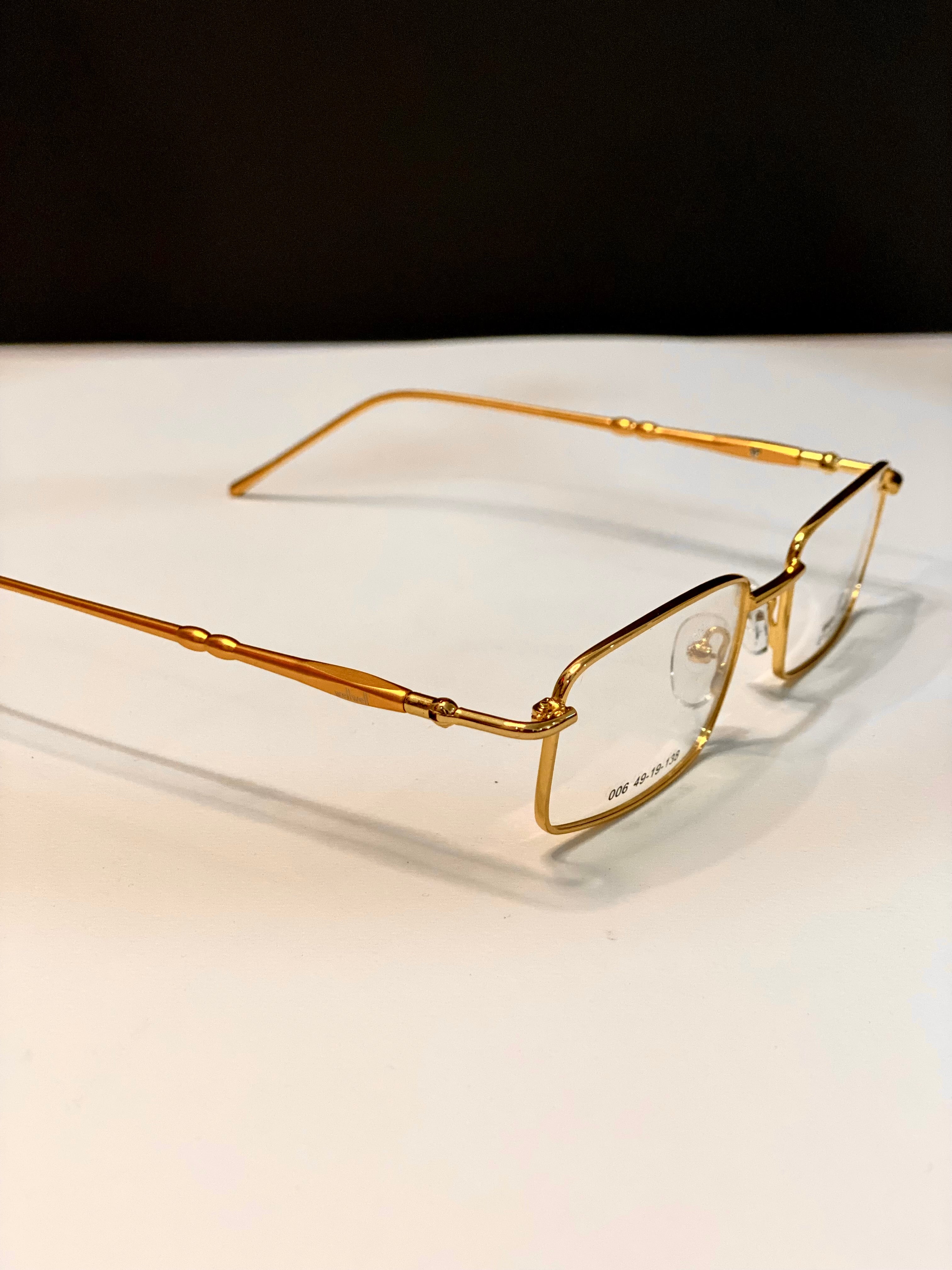 Dual-Tone Fusion Frame – Black & Gold in Titanium Body
