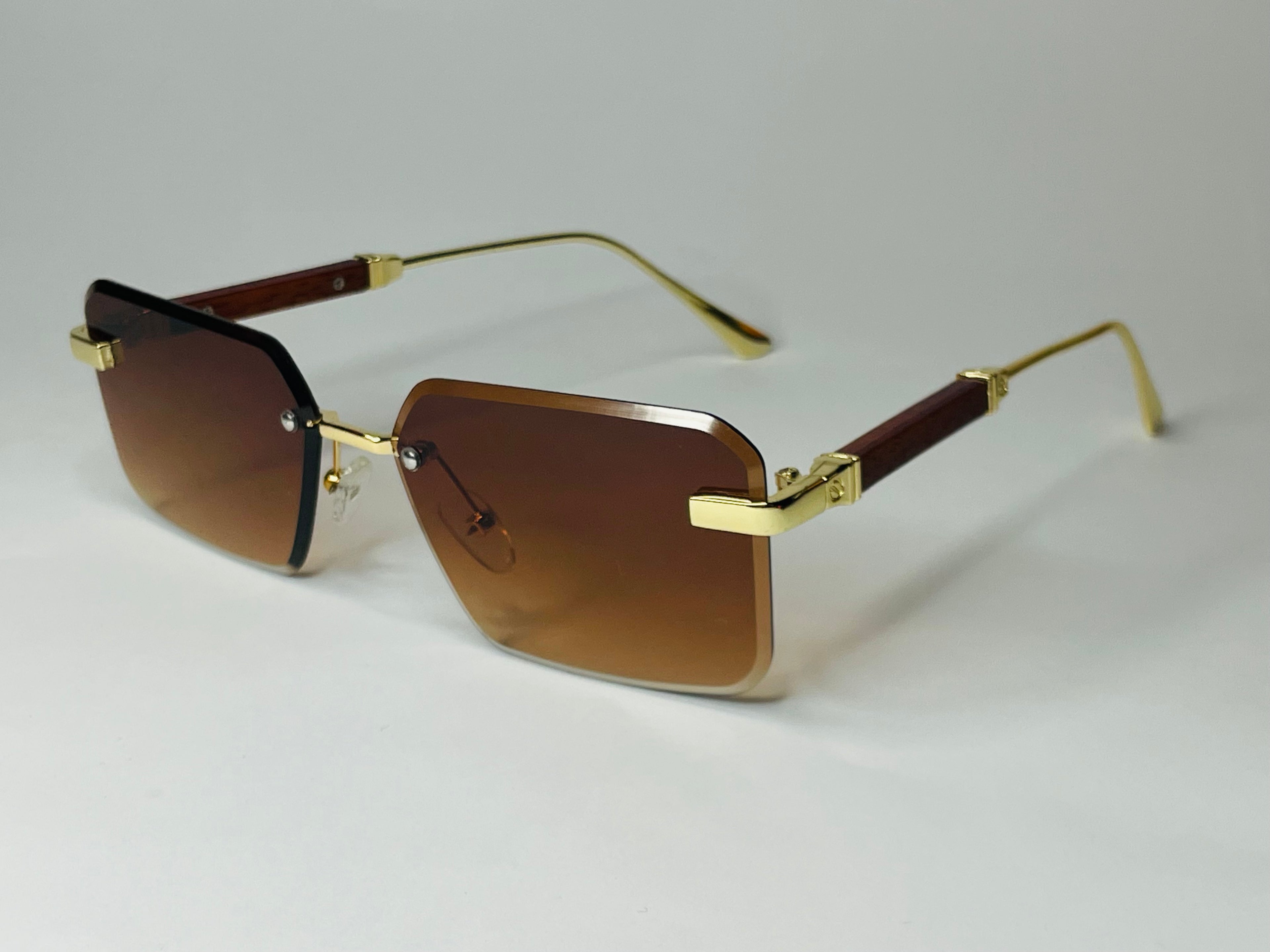 Cartier Golden Elegance – Iconic Luxury in Every Detail