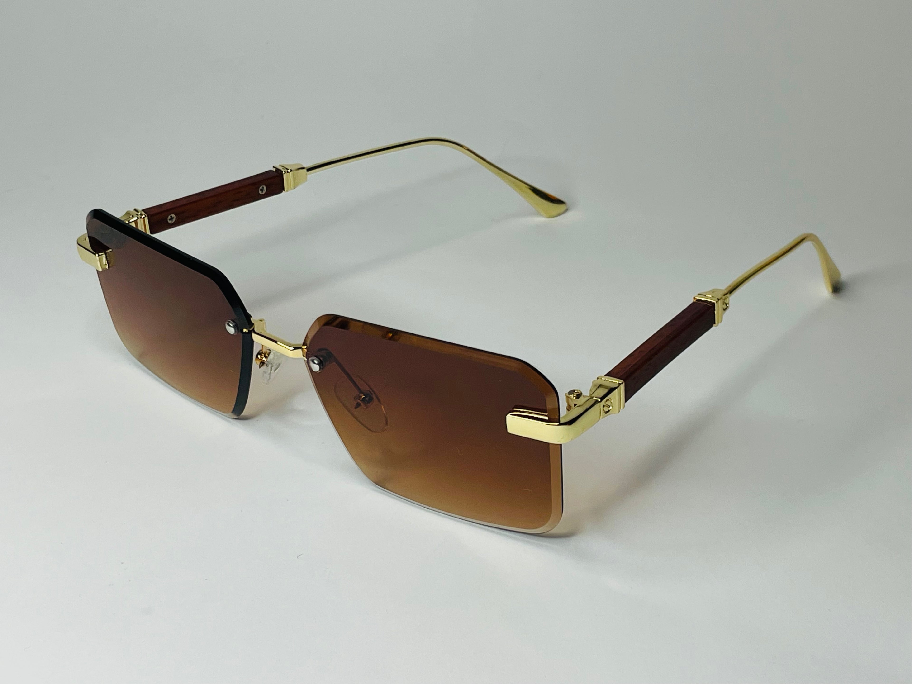 Cartier Golden Elegance – Iconic Luxury in Every Detail