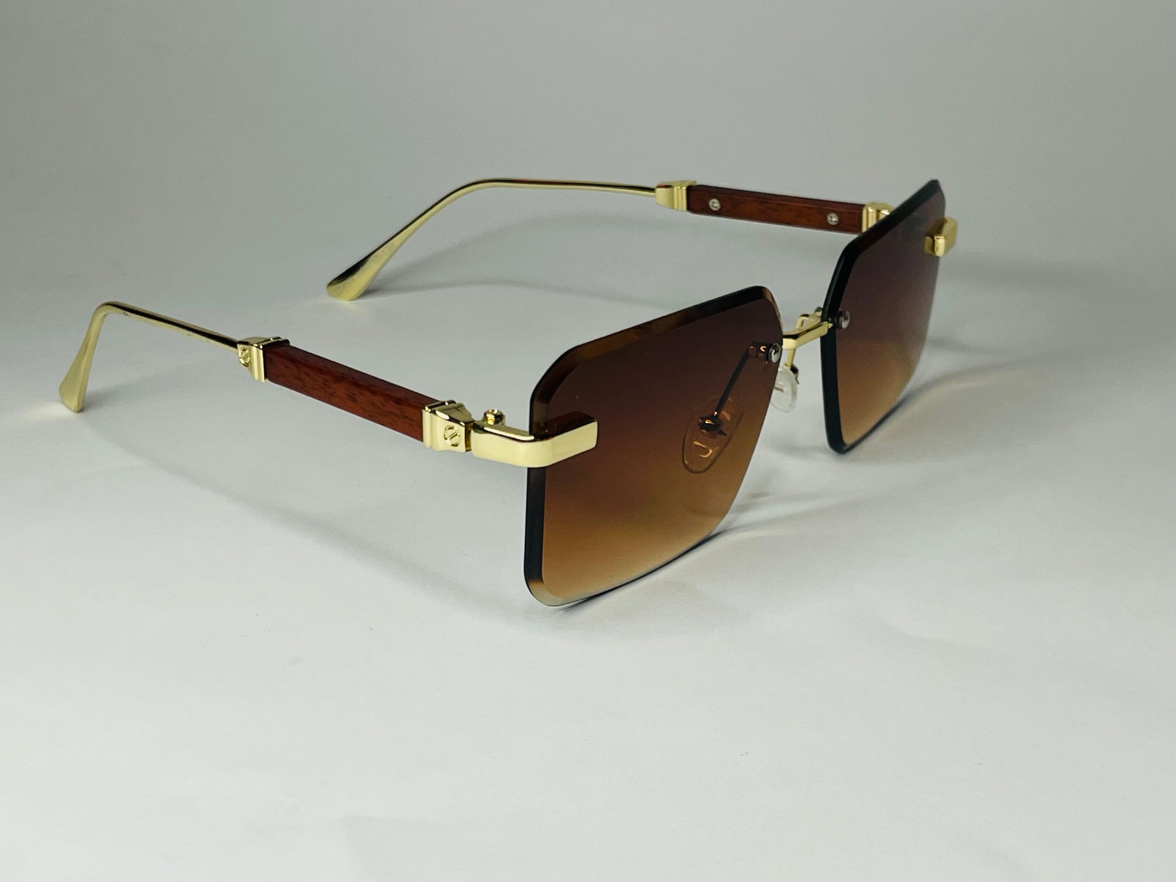 Cartier Golden Elegance – Iconic Luxury in Every Detail
