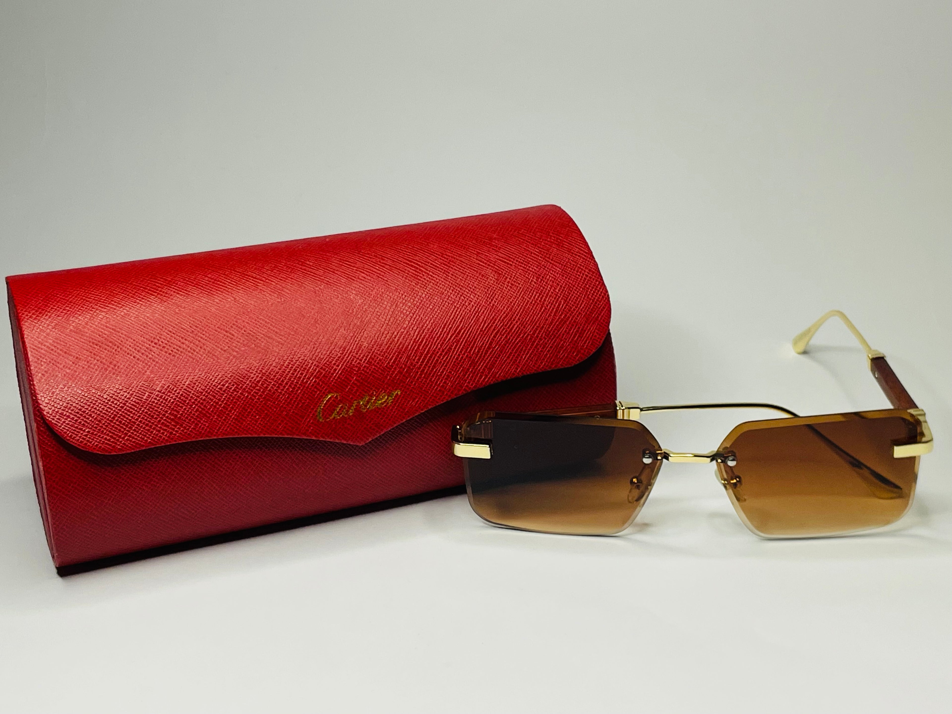 Cartier Golden Elegance – Iconic Luxury in Every Detail